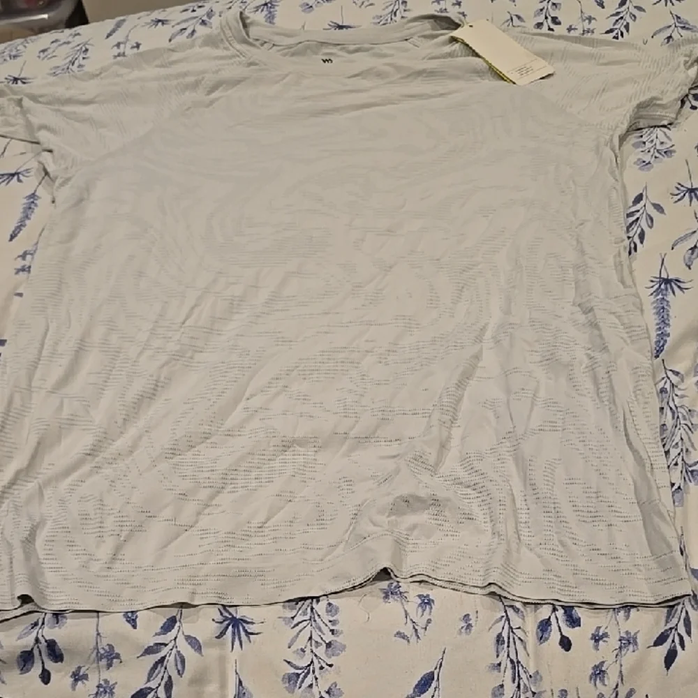 ❤️10/$13 New Light Gray T-Shirt
